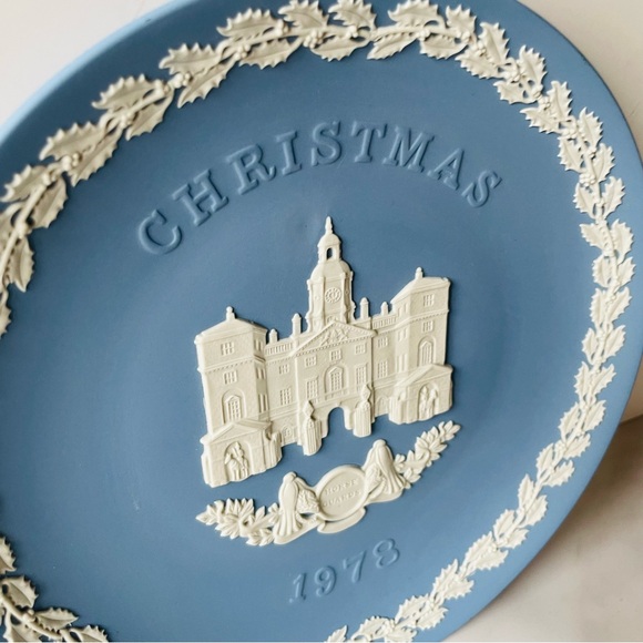 Vintage Wedgwood Jasperware Christmas Plate 1978, Horse Guards, Abbey - Picture 8 of 9